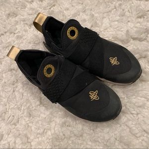 Nike Boys Huarache Gold & Black Sneakers 🖤💛